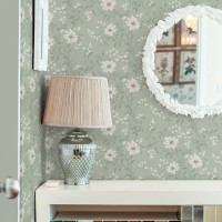 Floral wallpaper White flowers with wriggling leaves